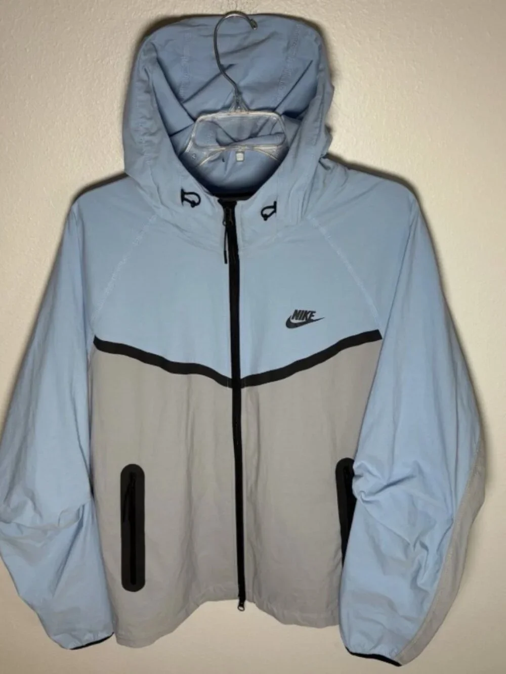 Nike Sportswear Tech Windrunner Woven Jacket Men’s Size Medium HV6514-012 NWT
